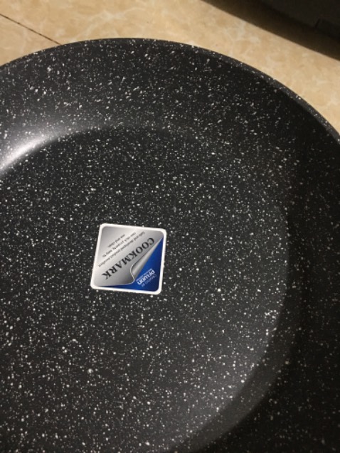 ok đã *** dùng được trên bếp từ, chảo cầm rất chắc chắn còn độ chống dính chờ thời gian dùng lâu xem bền không mới biết. tạm ổn!