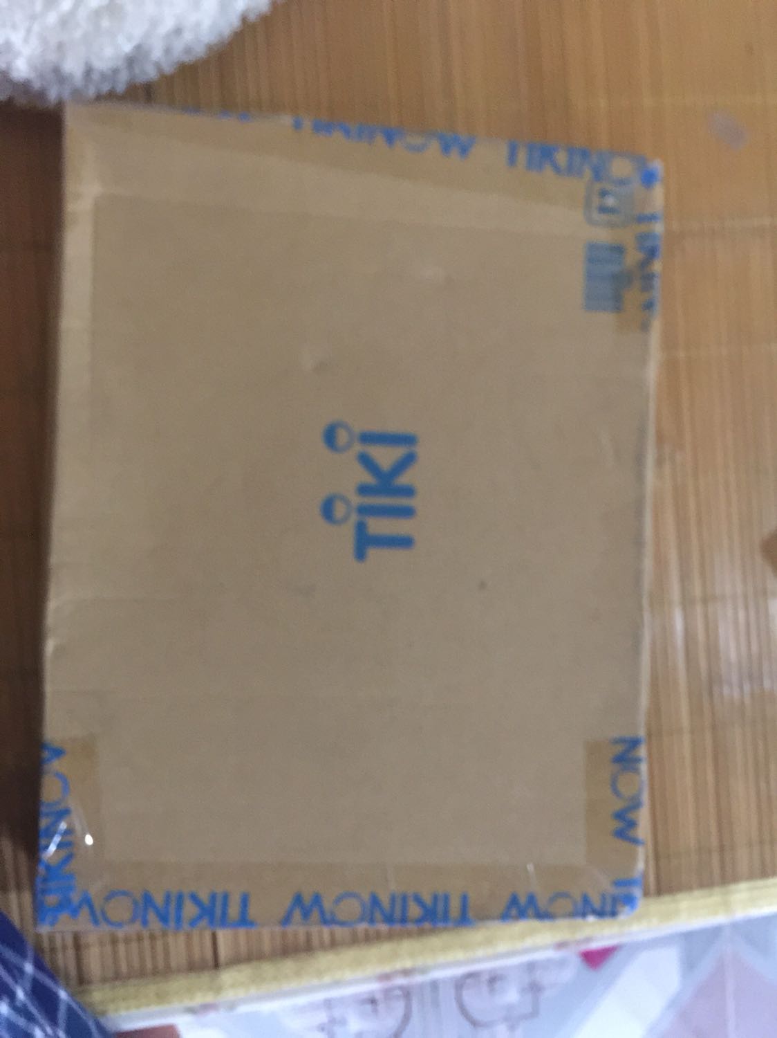 Sản phẩm tuyệt vời , tin tưởng với chất lượng , giấy siêu dày , nét vẽ siêu đẹp , nói chung là rất đáng tiền , đáng nên mua!!! Gói hàng cẩn thận , đẹp , gọn gàng , không đánh giá 5 sao thì hơi bất công , cảm ơn shop nha