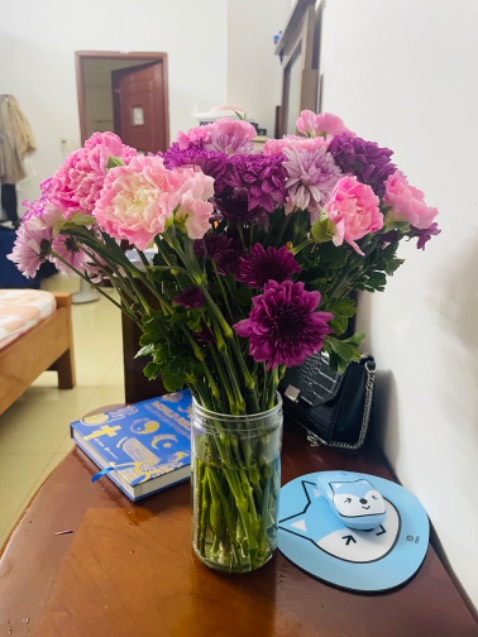 Sách in đẹp, giấy tốt, giao hàng nhanh. Tuy nhiên duy chỉ phần dịch mình thấy có nhiều chỗ chưa được smooth lắm. Còn lại okie.