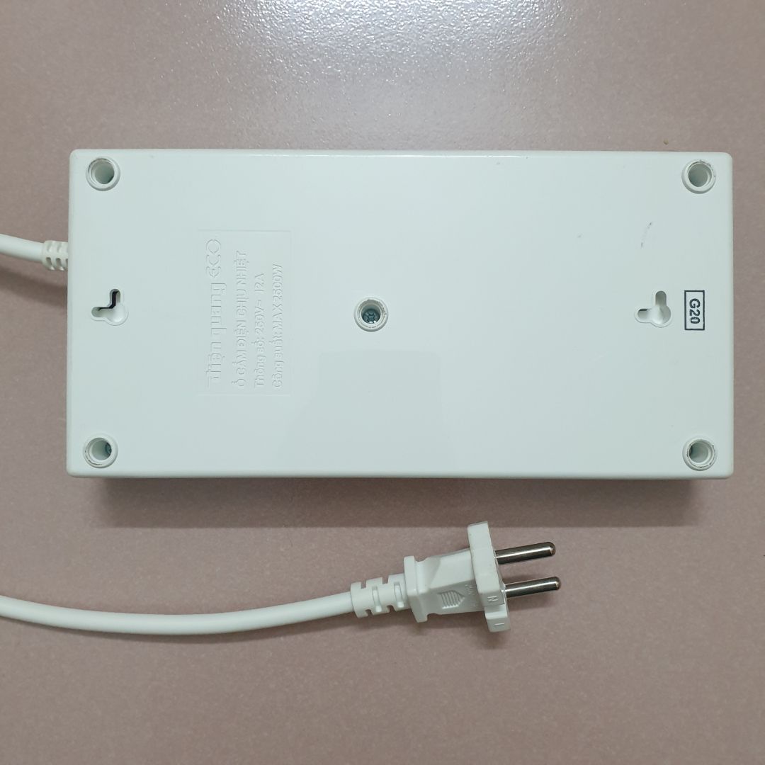 Mình mua lâu rồi giờ mới review. Ổ điện cứng cắp, ko có ổ nào bị lỏng, cả 2 lỗ cắm đầu USB rất ổn luôn, dây chắc chắn, mình chọn loại 5m, ko có chỗ nào chê. Rất đáng mua!