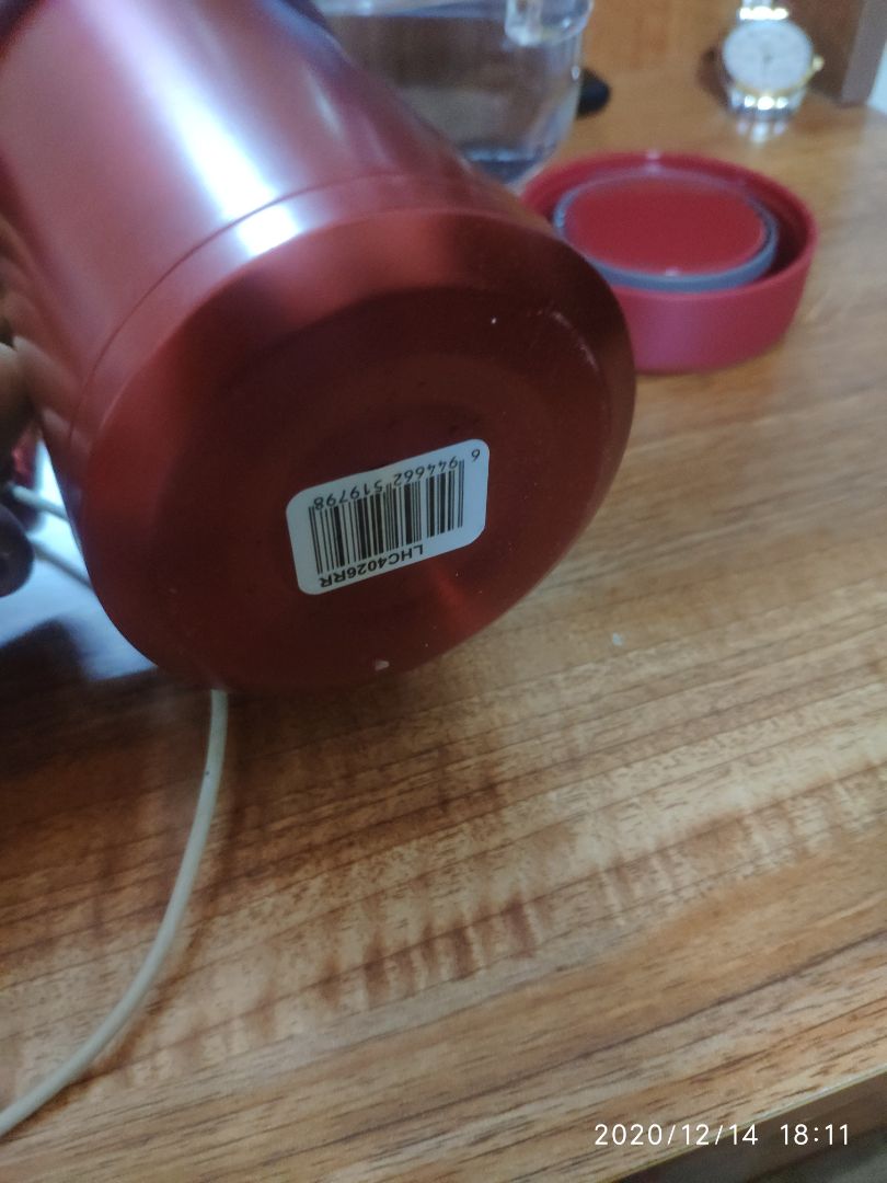 Cảm nhận ban đầu. Gia công bình thường, dập từ miếng inox hàn lại, mang tiếng hàng thương hiệu, phần nắp miệng ko phải bằng inox như sp khác, đế ko có cao su chống trượt như mô tả, ko biết phải hàng thật ko, mong tiki phản hồi.
Do mua hôm sale nên tạm đc, chứ tầm giá như vậy mọi người nên tìm sản phẩm khác tốt hơn. Mùi nhựa còn nhiều như các bạn trước phản ánh