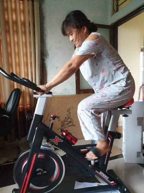 dùng 2 ngày thấy khá ổn
ko có tiếng kêu to
đạp khá thoải mái
đồng hồ hiển thị đầy đủ lượng calo khi tập
cảm ơn sop nhiu ạ
sp rất tuyettj