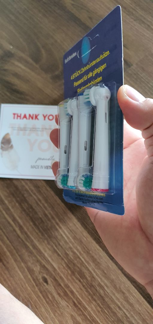 Đầu chuẩn cho máy Oral B dùng rất thích, Shop tư vấn nhiệt tình và có tâm thôi rồi kèm cả thư cảm ơn rất hay nhé 🥰 5 sao xứng đáng