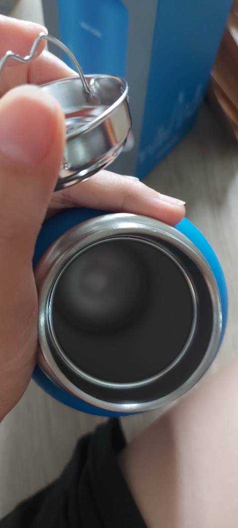 Mình đánh giá 5* cho thương hiệu Lock&Lock thôi nhen, nói chung bình mẫu mã đẹp, to hơn mình nghỉ.Chưa xài nên chưa thể đánh giá về chất lượng cũng như thời gian giữ nhiệt lâu mau nha.Về khâu đóng gói chưa hài lòng