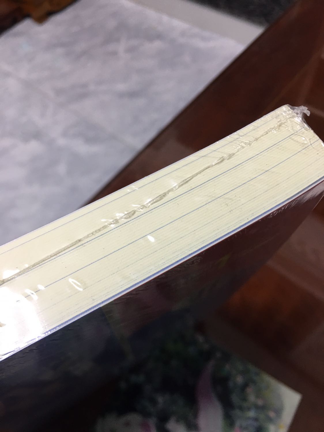 Sách có bọc ni lông mỏng bên ngoài, sách mới đẹp lắm nhé. Sách có bọc ni lông mỏng bên ngoài, sách mới đẹp lắm nhé.