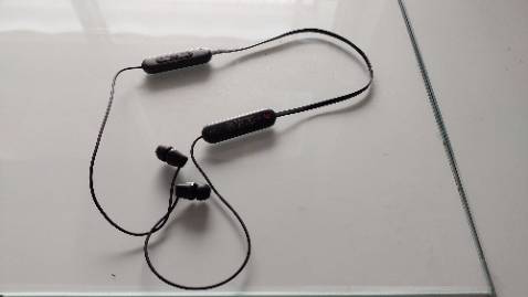 Đẹp, dễ sử dụng, âm thanh tốt. Kết nối laptop dễ dàng, Android dùng app của Sony để kết nối.