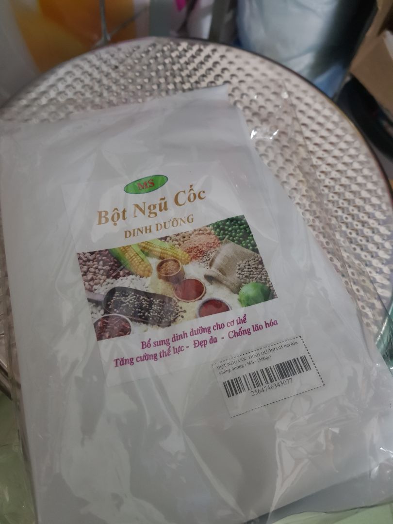 Sản phẩm thơm, không gắt dầu như các loại đậu rang thông thường. Nhà mình có người già và con nít, dùng đều thích. Tuy nhiên, mình góp ý shop nên tạo các loại bao bì khác nhau để dễ phân biệt giữa các loại sản phẩm. Mình mua 5 loại hạt để dùng và 18 loại hạt để tặng, mà mém tí cắt nhầm bịch vì bao bì quá giống nhau :s