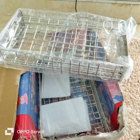 Bên bán hàng không trung thực .tôi mua lò vi sóng nhưng gửi cho tôi vỉ nướng .tiki cần bồi thường cho tôi