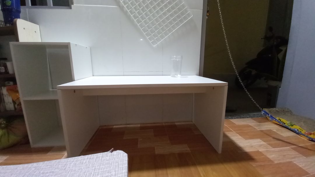 sang xịn mịn, quá ok so với giá tiền, mỗi tội khó lắp quá =))))))) con tẵ kê đóng vào mặt bàn e gõ muốn long não, có tí góp ý là shop quấn 1 ít xốp cho bàn đỡ bị mẻ góc sang xịn mịn, quá ok so với giá tiền, mỗi tội khó lắp quá =))))))) con tẵ kê đóng vào mặt bàn e gõ muốn long não, có tí góp ý là shop quấn 1 ít xốp cho bàn đỡ bị mẻ góc