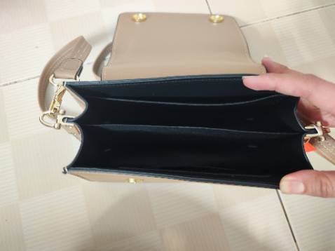 Chất liệu mềm, da mịm, đóng gói cẩn thận
Màu kem tây đẹp