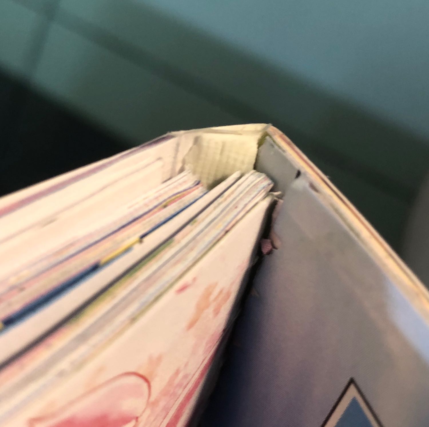 Sách bị đứt trang đọc thức sự rất khó chịu.