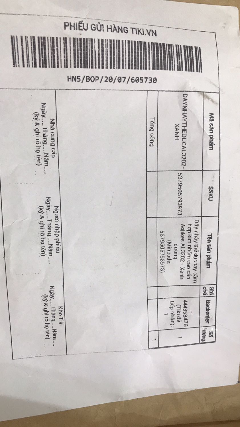 1. Màu không đúng màu khách đặt (giá của màu xanh đắt hơn giá của màu đen, màu mình đặt là màu xanh, khi nhận lại là màu đen còn bọc trong túi giấy để qua mặt TIKI và khách hàng).
2. Mình đặt 2 sản phẩm  đều ghi trên mô tả có được tặng kèm túi đựng, nhưng khi nhận thì không có cái túi nào. Cảm giác như bị *** vậy. 
Chưa dùng sản phẩm nên chưa biết chất lượng như nào. 
Nhưng ghét bị k trung thực như này.