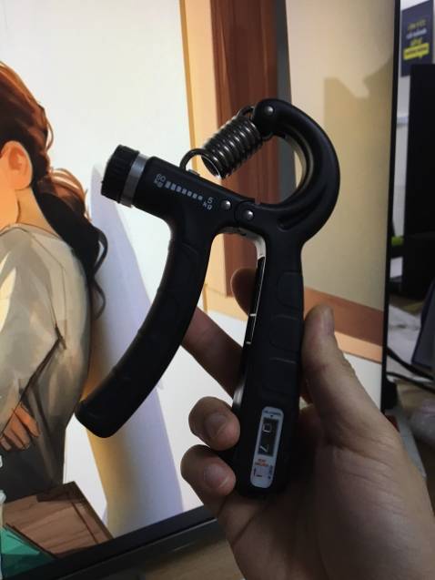 Rất êm tay, K sợ bị đau nên tập lâu lâu xíu cũng ổn. Shop tư vấn nhiệt tình, đóng gói cẩn thận, sẽ ủng hộ shop những sp khác