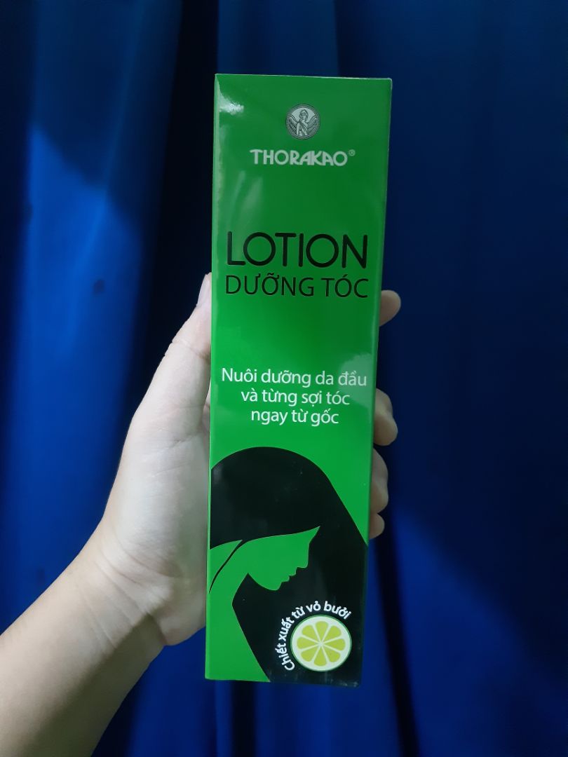 Thơm mùi bưởi mà kiểu organic chứ không phải mùi este khó chịu. Thấy nhiều đánh giá tốt nên em rất tin tưởng nhé.
Mà Thorakao có thể thiết kế cái vòi xịt nó xịt xa với xịt ra hạt nhỏ được hong, vòi hiện tại bóp cái là xịt ra một bệt không control được ướt nhẹp cái đầu em luôn á :( Thơm mùi bưởi mà kiểu organic chứ không phải mùi este khó chịu. Thấy nhiều đánh giá tốt nên em rất tin tưởng nhé.
Mà Thorakao có thể thiết kế cái vòi xịt nó xịt xa với xịt ra hạt nhỏ được hong, vòi hiện tại bóp cái là xịt ra một bệt không control được ướt nhẹp cái đầu em luôn á :(