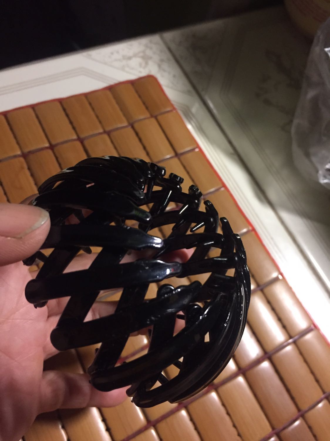 Giao hàng nhanh hơn mong đợi.
Kẹp tóc đẹp, dễ sử dụng, ưng ý, sẽ luôn ủng hộ Tiki. Tặng 5 sao luôn