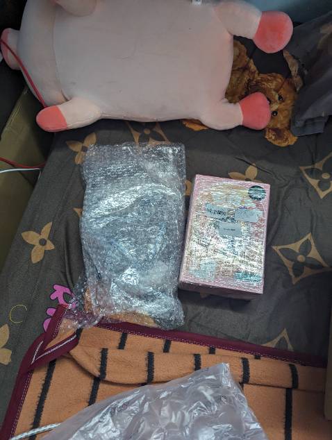 Mình không hiểu sao tai nghe lại không có được cái hộp đàng hoàng
Mình mua tai nghe bên shop khác của Tiki, giá cũng vậy, ngta vẫn cho hộp hẳn hoi. Mà cái hộp bên shop lại không có thì sao tặng quà được Mình không hiểu sao tai nghe lại không có được cái hộp đàng hoàng
Mình mua tai nghe bên shop khác của Tiki, giá cũng vậy, ngta vẫn cho hộp hẳn hoi. Mà cái hộp bên shop lại không có thì sao tặng quà được