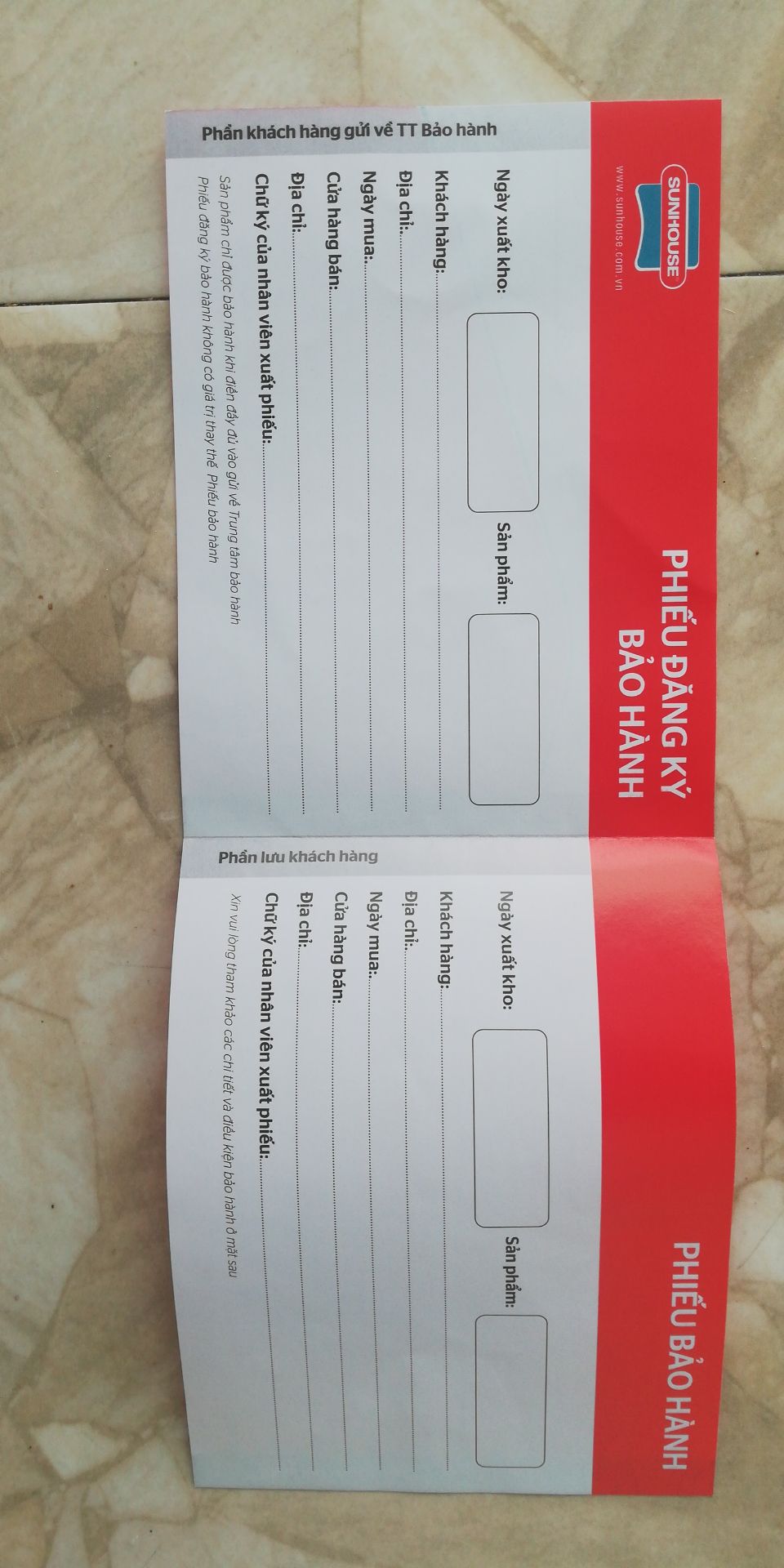 Sản phẩm đẹp, giao hàng nhanh, tiện dụng là có đèn led ở cột báo mực nước dễ quan sát, có bơm lấy nước bằng điện và ấn tay, độ bền thì chưa *** được vì mới dùng. Tuy nhiên phần thông tin bảo hành Tiki ko ghi gì cả, ko biết khi có trục trặc thì bảo hành thế nào