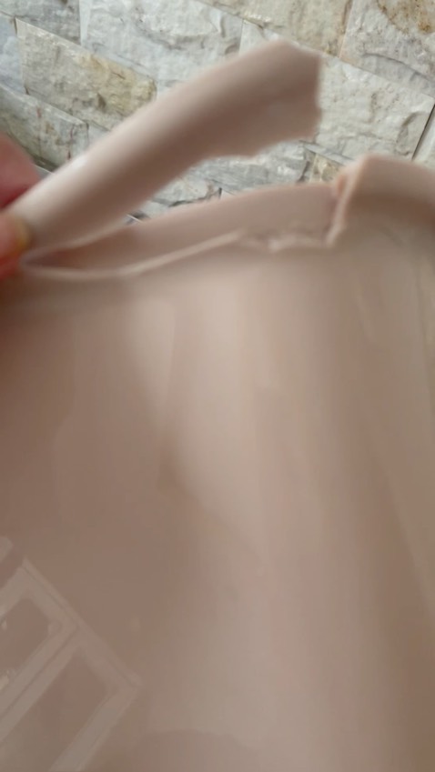 quá đáng vậy mà đi giao cho khách được .người già ngồi lỡ té rồi hậu quà ntn?vô lương tâm .