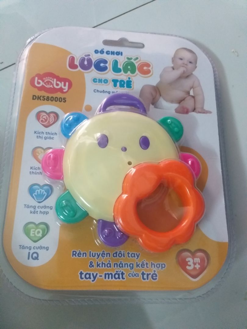 Lắc nhỏ xinh, tiếng kêu hơi nhỏ, nhóc nhà mình 6 tháng tuổi cầm vừa tay nên thích lắm.
Cảm ơn shop