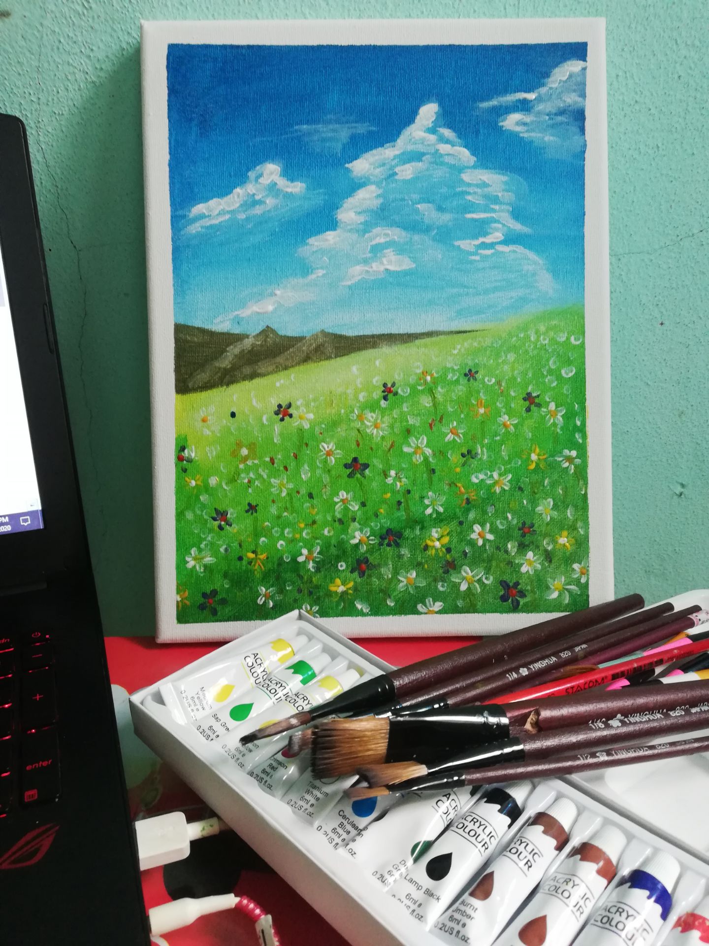 vải căng, k bị trùng, vẽ lên rất ăn màu, mình rất hài lòng về sản phẩm lần này