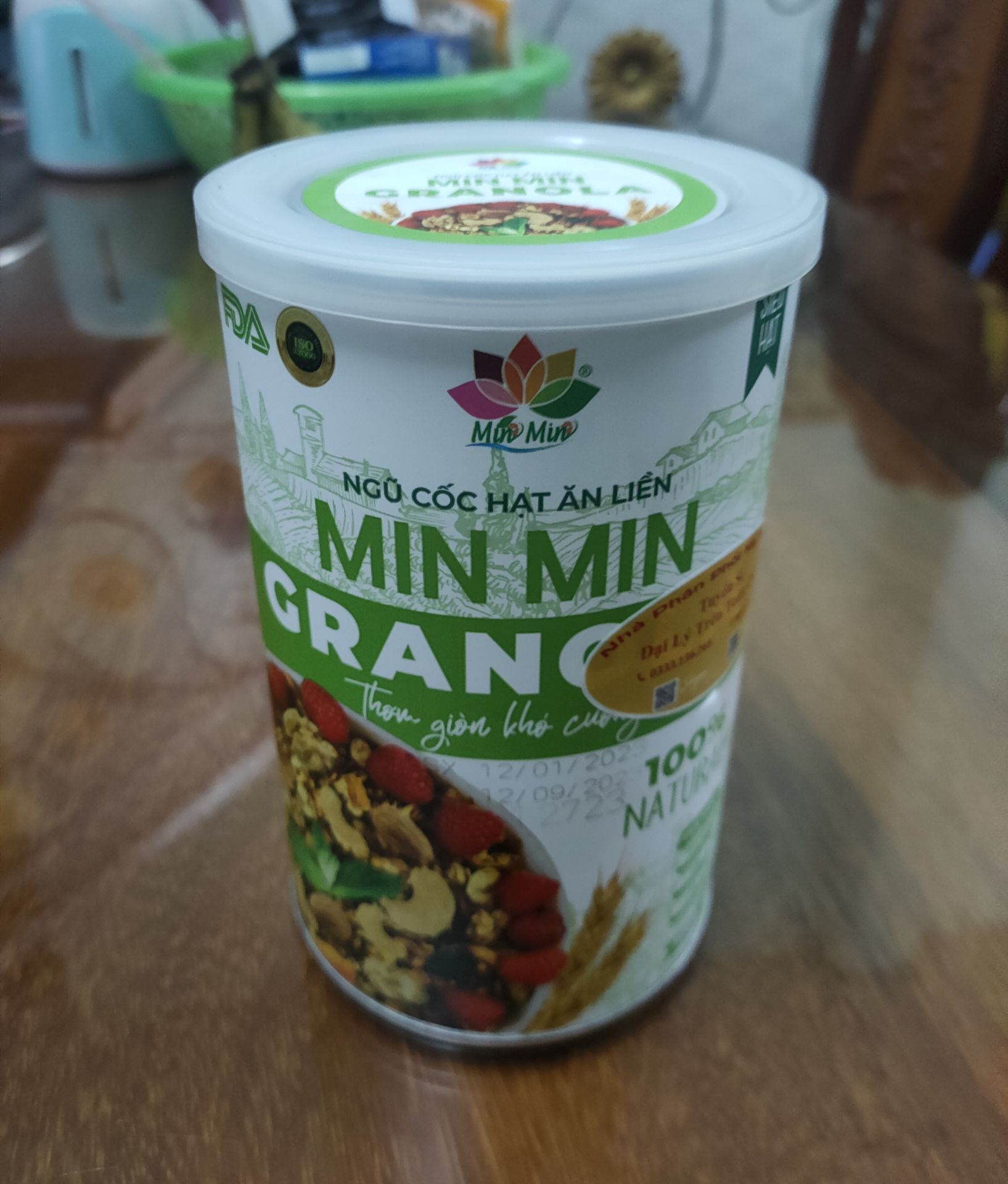 Hạt giòn, ngon, chất lượng. Trộn với sữa chua, sữa tươi ăn rất ngon