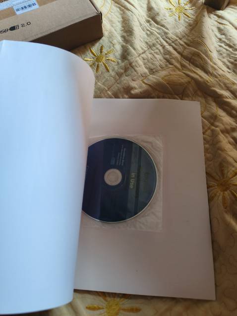 Nếu muốn học tiếng Anh, đặc biệt là học theo lộ trình thì bạn nên mua quyển này nha, đầu tiên là quyển pre-intermediate & intermediate, sau đó học tiếp upper-intermediate nha