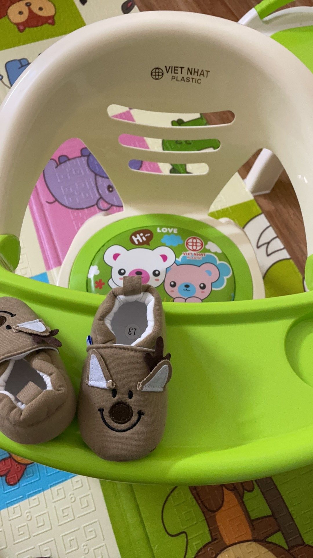 Ghế chắc chắn lắm luôn, hàng chuẩn chính hãng, đẹp, rất phù hợp cho bé tập ăn Ghế chắc chắn lắm luôn, hàng chuẩn chính hãng, đẹp, rất phù hợp cho bé tập ăn
