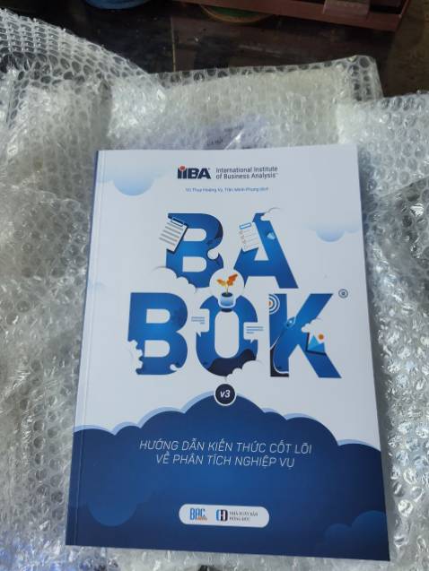 Sách rất đẹp. Dịch hợp lý và hay. 
Góp ý là nên có bìa trong suốt bảo vệ sách để tránh dơ trong quá trình sử dụng.
