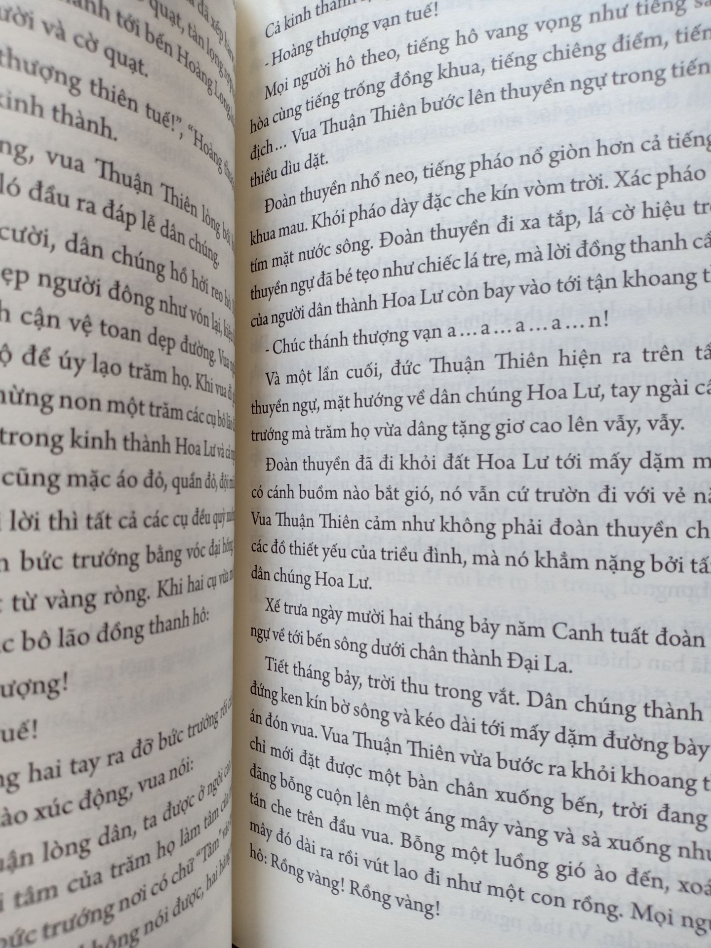 Thực sự đây là một bộ sách có giá trị nhà văn Hoàng Quốc Hải là một người am hiểu sâu sắc về tam giáo và lịch sử. sau khi mình đọc bộ báo táp Triều Trần thì mua ngay 8 Triều Vua Lý đọc cực kỳ lôi cuốn. Mọi người nên mua để hiểu thêm về sử nhà:)
