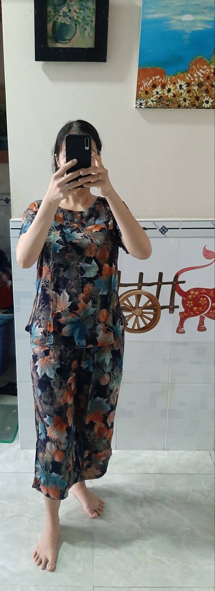 Tiki giao hàng nhanh, đóng gói tốt, shipper thân thiện. Đồ chất liệu tốt, form đẹp, đường may kỹ,  mặt thoải mái, mẹ mình rất thích!