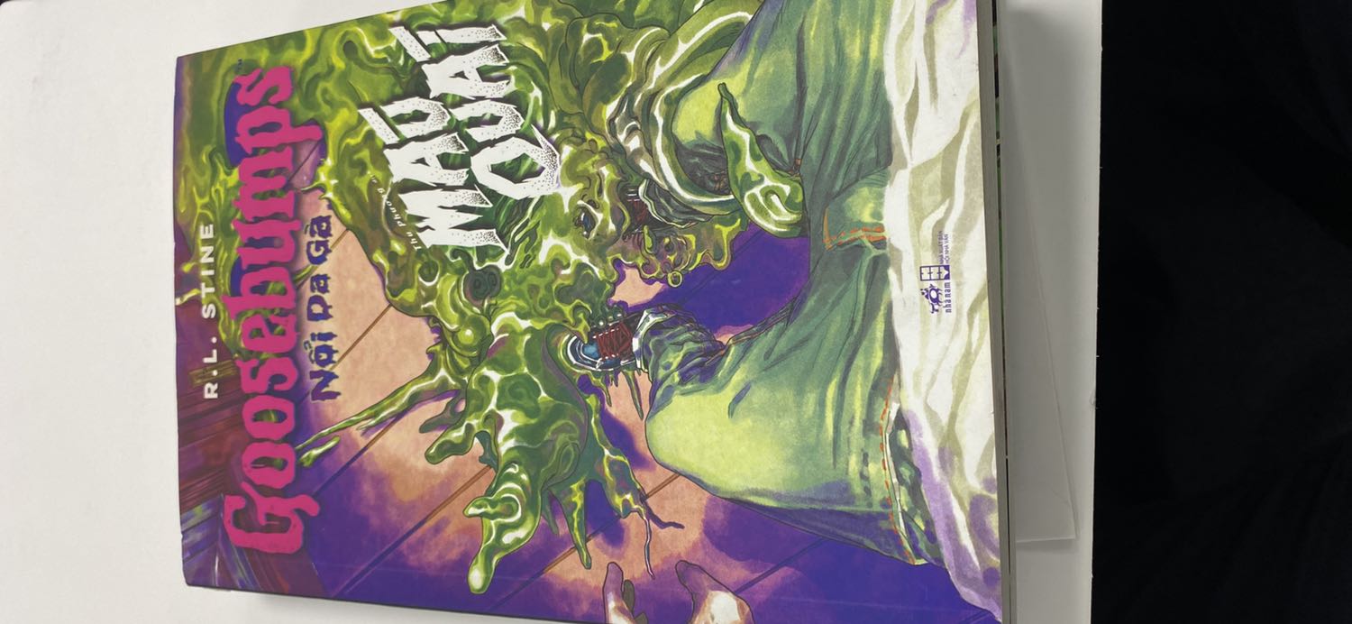 Sách tốt, nhưng bám bụi khá nhiều nên cảm giác sách bị cũ