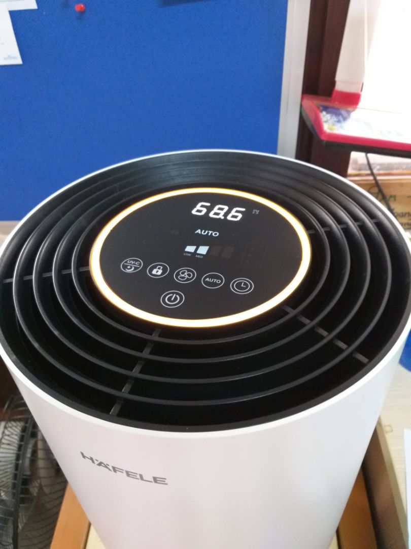 máy dùng êm, chạy có vẻ tốt ở phòng diện tích hẹp! khả năng khử mùi phòng có vẻ tốt! mọi ng mua nhớ mở nắp đáy máy, lấy nilon ra khỏi bộ lọc rồi hãng cắm và dùng nhé!