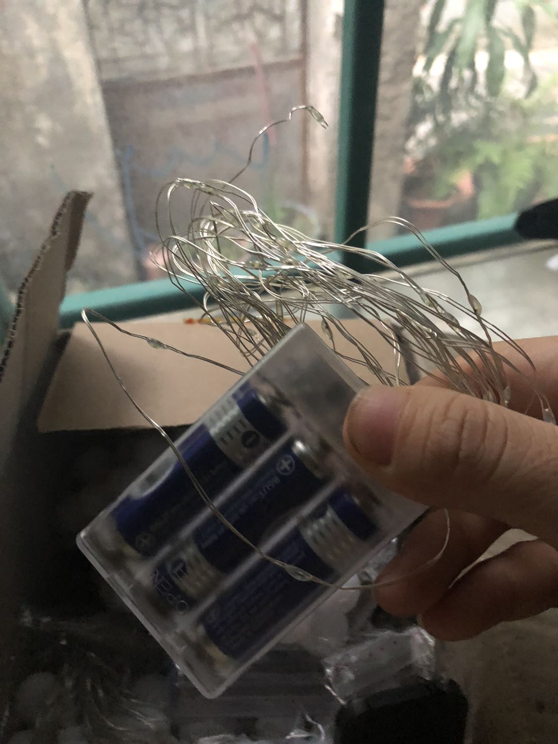 Sản phẩm phù hợp dùng để trang trí, ánh sáng đẹp
Nhưng chưa phù hợp để đi cắm trại (cần dùng chiếu sáng)
Dùng pin tiểu nên rất tiện