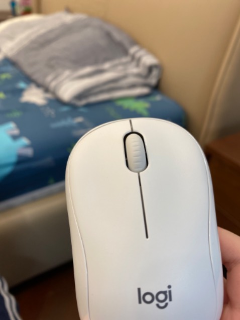 Chuột tốt bấm êm và gần như không có tiếng