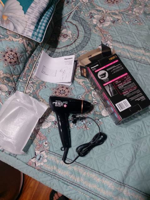 Giao hàng hơi lâu. Chờ mãi trừ 1*. Còn lại tất cả đều ok. Màu đen sang hơn màu hồng .