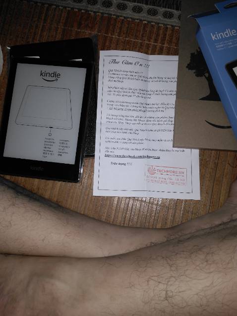 Hàng tốt, đúng mô tả, quà tặng đầy đủ. Đây là lần đầu tiên mình sử dụng kindle trải nghiệm quá tuyệt khi mình có thể vừa nằm trên giường vừa đọc được sách, shop cũng tặng cho một cái bao da nữa, mình trừ 1 sao vì bên ship chậm mất một ngày. Hàng tốt, đúng mô tả, quà tặng đầy đủ. Đây là lần đầu tiên mình sử dụng kindle trải nghiệm quá tuyệt khi mình có thể vừa nằm trên giường vừa đọc được sách, shop cũng tặng cho một cái bao da nữa, mình trừ 1 sao vì bên ship chậm mất một ngày.