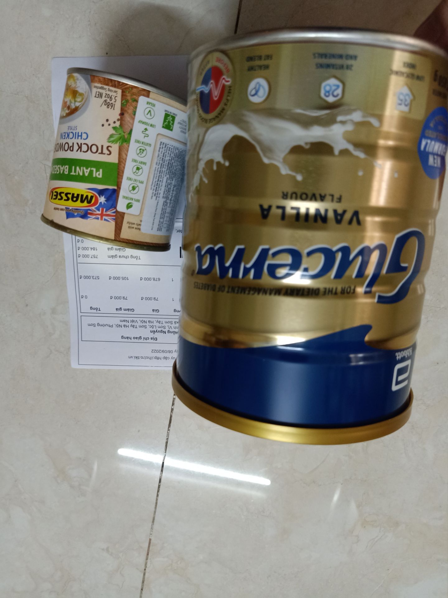 đóng gói cẩn thận, date 6/2023, nhìn ưng ý tặng mẹ.