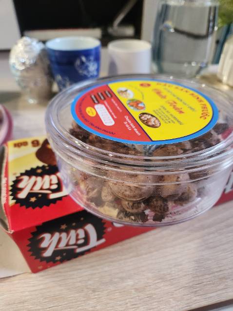 Chất lượng âm thanh sắc nét, nhìn chung là miễn chê  anh em nhé.chỉ có cái dây đeo là hơi mỏng thôi