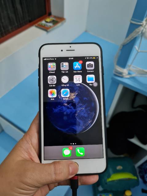 Ốp đẹp, chắc chắn, vừa khít với máy luôn. Tay ướt thì cầm cảm giác hơi trơn xíu. Nhưng giá rẻ như vầy thì tuyệt quá rồi