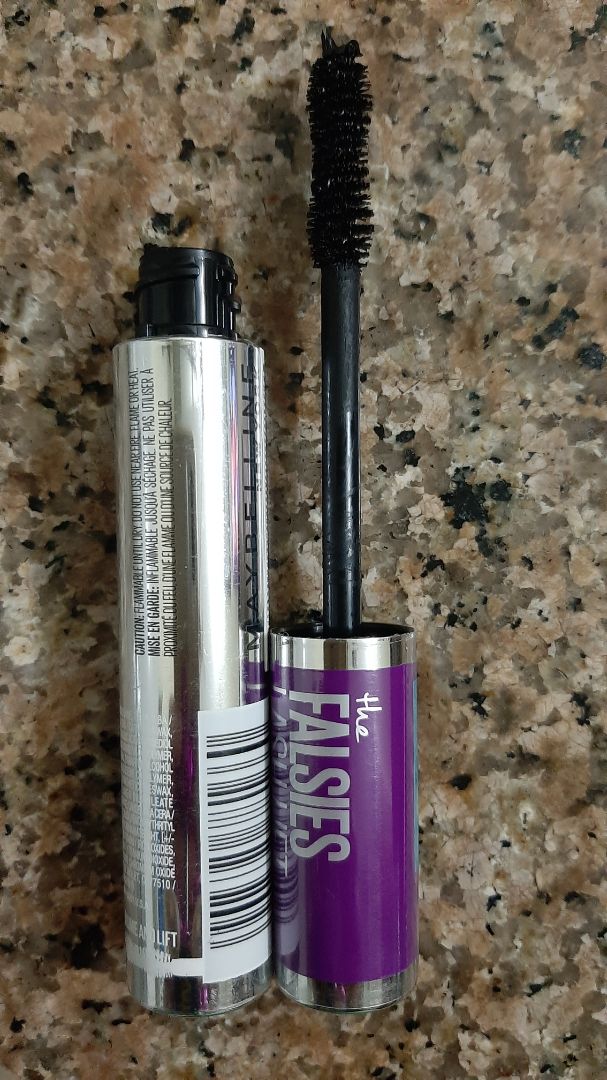 Tệ !!! Ko làm dày mi, ko làm dài mi như quảng cáo, chỉ bình thường như mascara khác, mà còn tệ hơn, đóng khô có hạt trên sợi lông mi, hiện tượng giống như mascara bị quá date vậy ! Vì chữ trên sp quá nhỏ, ko nhìn được ngày sản xuất nên ko dám kết luận. Mua vài món qua Tiki đều ko hài lòng về chất lượng sp ! Có lẽ Bye bye TiKi luôn quá !!!