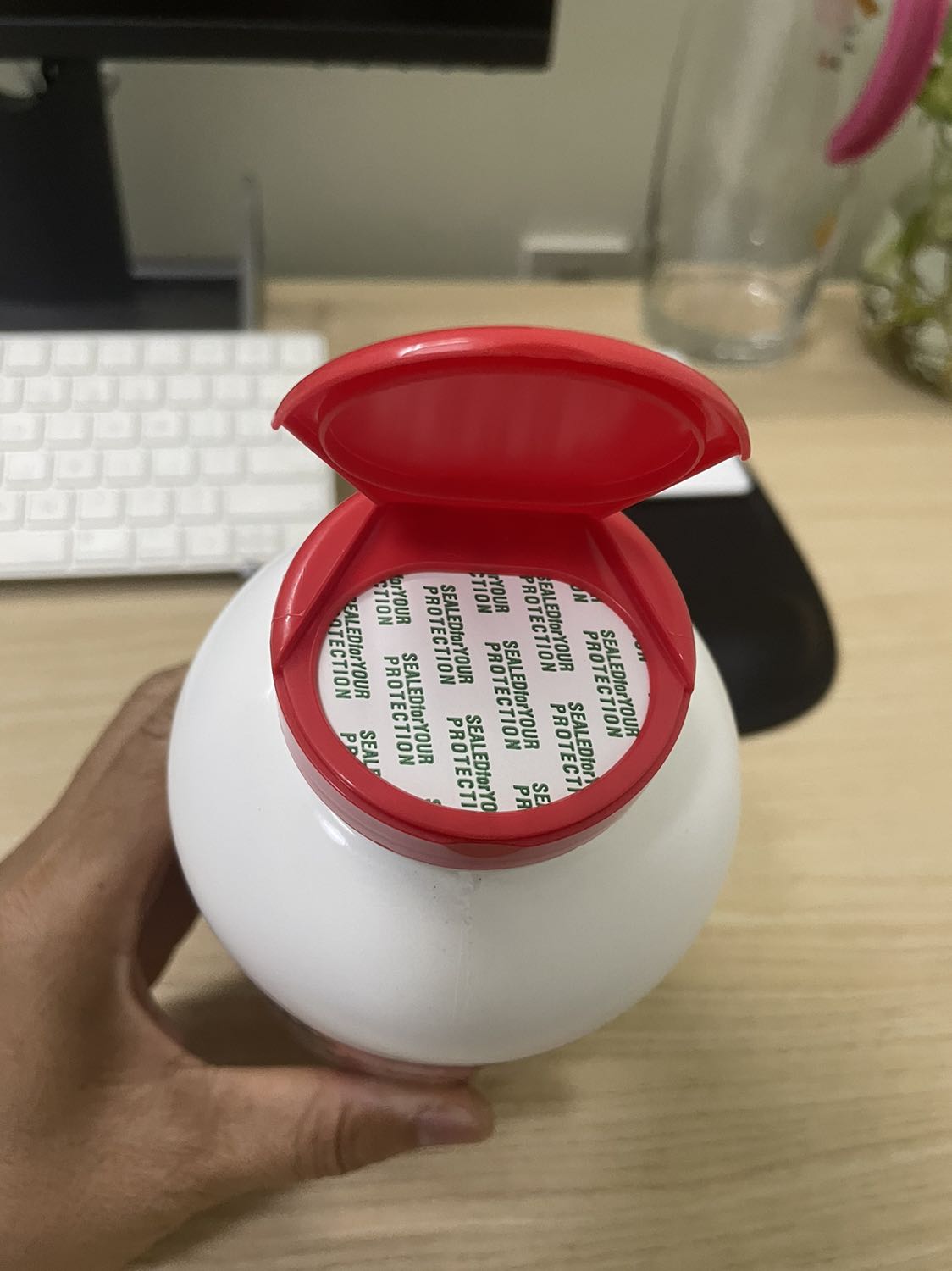 Mới mua lần đầu ở đây, có tem nhập khẩu, tư vấn cũng nhanh và nhiệt tình. Hy vọng dùng sản phẩm này ok.