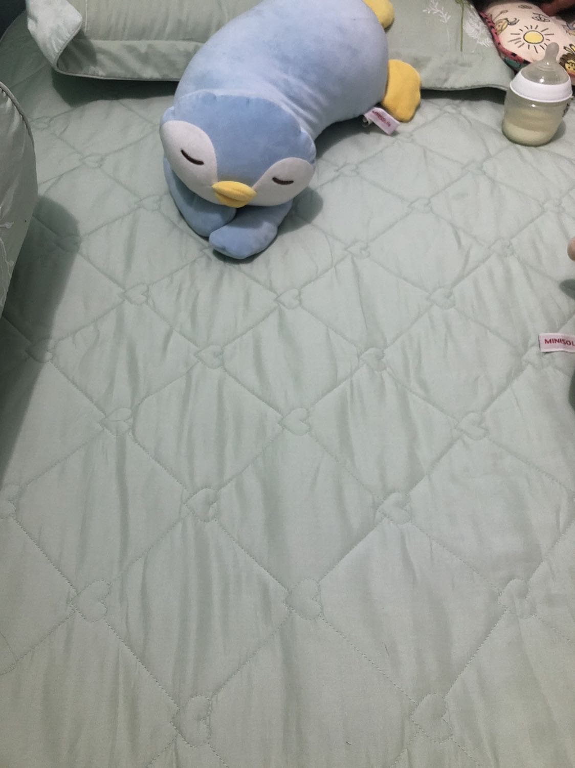 Dra đẹp ! Đường may sắc xảo . Màu sắc tươi mát . Chất vải đẹp khỏi bàn . Chờ sale săn bộ nữa nè shop