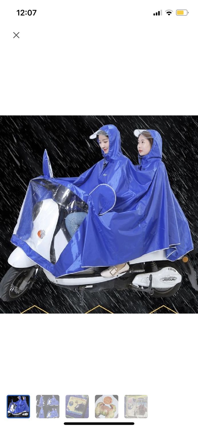 Áo mưa không giống hình lắm, màn chắn mưa hắt bé hơn ảnh nhiều, mũ người ngồi sau không có chắn mưa như ảnh. Chất liệu mỏng và ko dk bền lắm