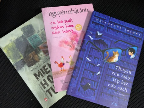 Nội dung thì mình không đánh giá nữa vì đã có nhiều trên các trang nhóm rồi. Sách thiết kế bìa đẹp.
Tiki tiếp nhận đơn nhanh, đóng gói và vận chuyển phải nói là nhanh lắm luôn. 
P/s: Khâu đóng gói mà thêm ít miếng chống sốc vào thì yên tâm hơn.