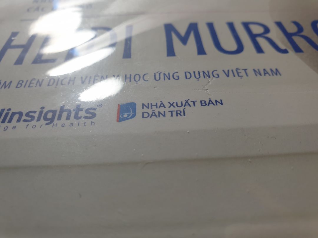 - Quăn góc, bìa trầy xước khi giao sách
- Sai lỗi chính tả quá nhiều (nhiều đến nỗi không chụp hết nổi)
- Thiếu chữ 
- Nội dung chung chung, không chi tiết 😢