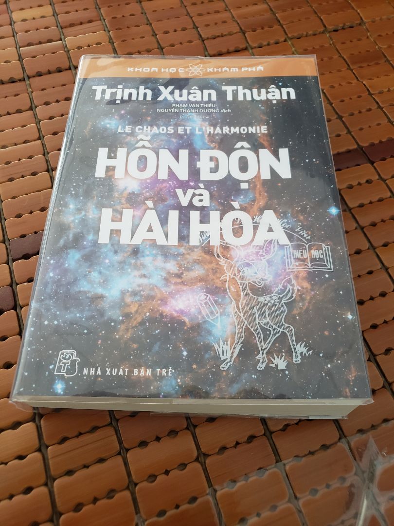 Sách hoàn thiện đẹp, có trang màu minh họa. Nếu có miếng dấu trang kèm theo thì thích hơn.
