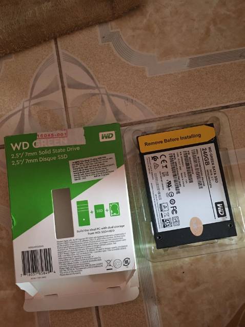 Giao hàng nhanh hơn dự kiến 1 ngày, mình đặt trưa t3 thì trưa t5 là có rồi. Đóng gói cũng tạm, mình kiểm tra vẫn còn nguyên seal nên mới nhận. Mở ra thì đầy đủ tem bảo hành chính hãng Vĩnh Xuân, check trên WD cũng oke luôn. Kiểm tra tốc độ cũng hài lòng, mong rằng sẽ bền ^^. Giao hàng nhanh hơn dự kiến 1 ngày, mình đặt trưa t3 thì trưa t5 là có rồi. Đóng gói cũng tạm, mình kiểm tra vẫn còn nguyên seal nên mới nhận. Mở ra thì đầy đủ tem bảo hành chính hãng Vĩnh Xuân, check trên WD cũng oke luôn. Kiểm tra tốc độ cũng hài lòng, mong rằng sẽ bền ^^.