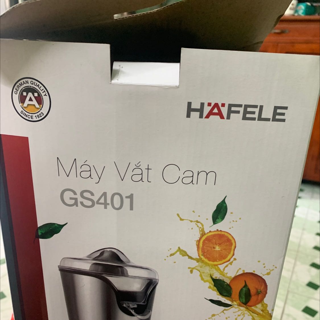 Giá tiền ok, hàng giao nhanh và ko thấy lỗi. Máy đẹp chắc chắn. có thể vắt bưởi nữa nhưng hạn chế thôi nha mn