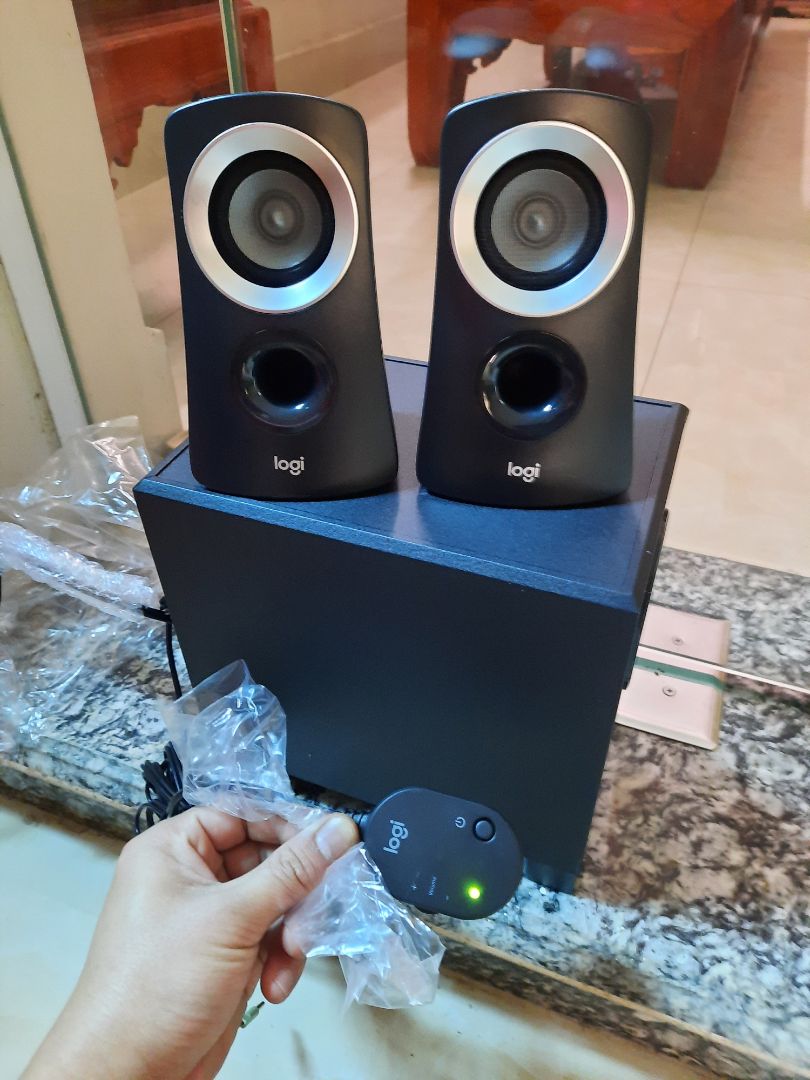 Hàng chuẩn như mô tả, mở max volum cũng không bị rè, tiếng bass không quá chắc, quá sâu nhưng ấm tiếng, chất lượng khá, được cái 2 loa vệ tinh sắc nét rõ ràng, trong trẻo.
Với tầm giá hơn 600k thì quá ổn, giao sớm hơn 1 ngày, nv giao hàng thân thiện, hàng không móp méo, đóng gói vận chuyển tốt. Vote 5*