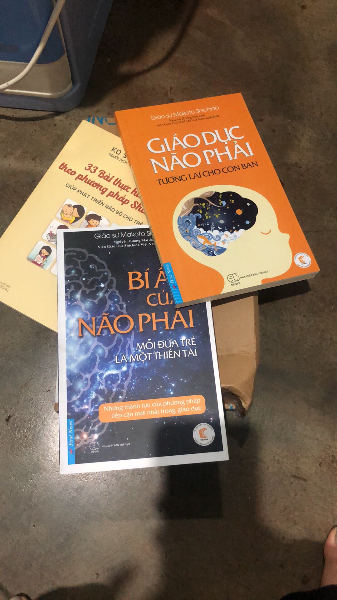 Đặt mua có bộ thẻ mà khi hàng về thì chỉ có sách chán